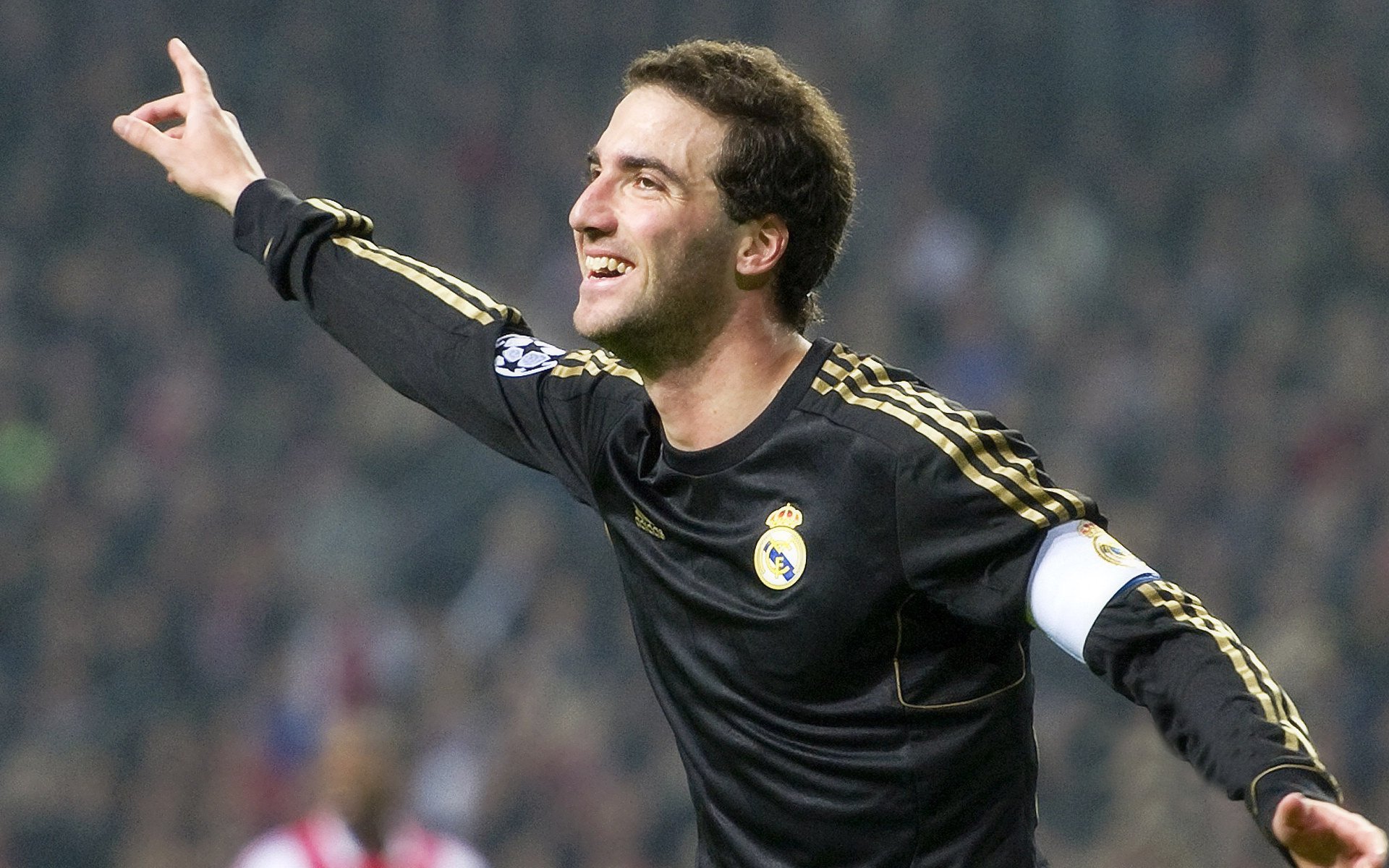 利兹联再迎重要胜利,稳固保级底线,利兹联官推